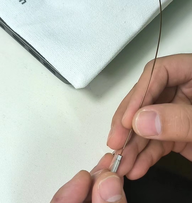 0.9mm超細(xì)工業(yè)內(nèi)窺鏡檢測(cè)精密航空件